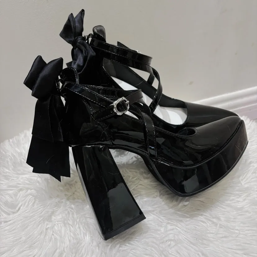 Dark pointed thick heels with big bow lolita shoes